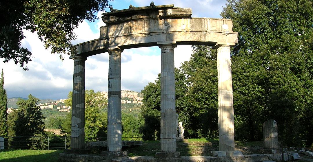 Villa Adriana Ninfeo Fede 05 2407.jpg